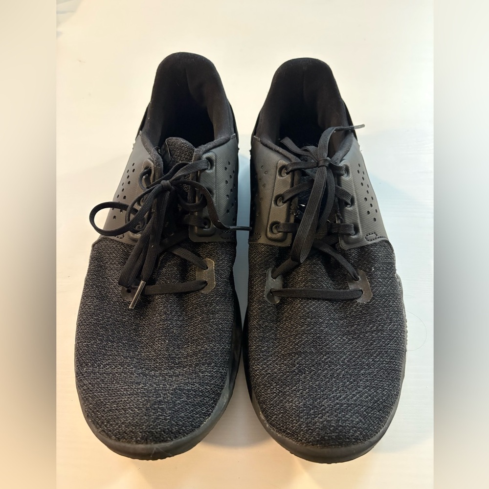 Nike flex tennis shoes